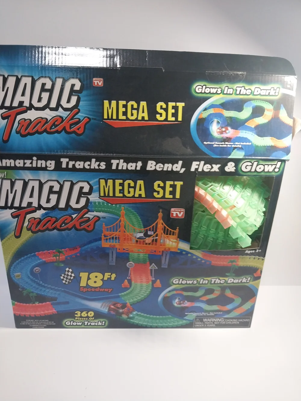 Mega Set Glow-In-The-Dark Race Track - Green/Orange/Blue